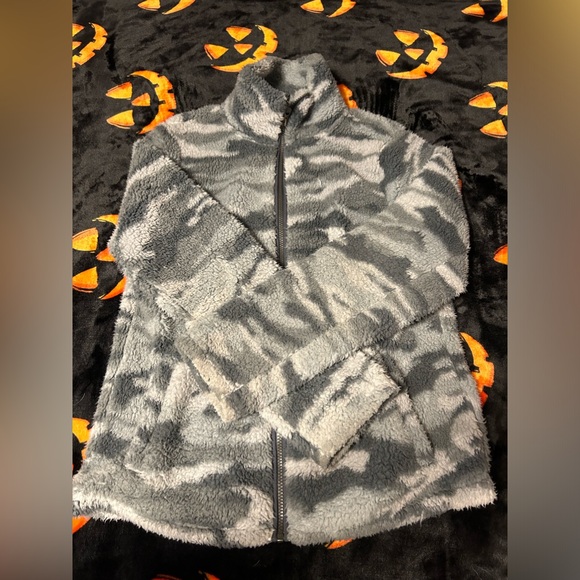 Fluffy soft jacket - Picture 2 of 3